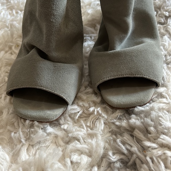 Chinese laundry platform heels light green size 6 sued - Picture 2 of 5